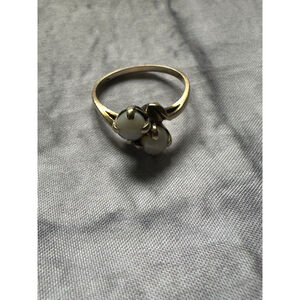 Vintage 1970s 10K Gold Twin Stone Ring Size 9 – Opal/Pearl Look